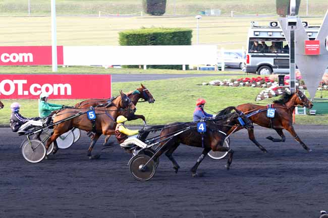 Photo d'arrivée de la course pmu PRIX DU MESLE à PARIS-VINCENNES le Mardi 14 février 2017