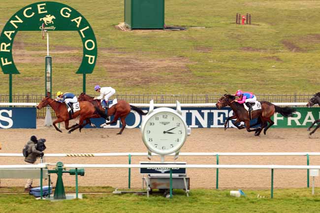 Photo d'arrivée de la course pmu PRIX DE LA CROIX VAILLANT à CHANTILLY le Mardi 14 février 2017