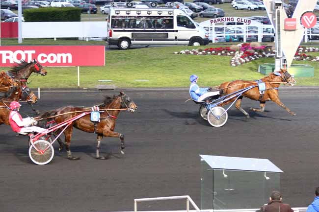 Photo d'arrivée de la course pmu PRIX DU FINISTERE à PARIS-VINCENNES le Dimanche 19 février 2017