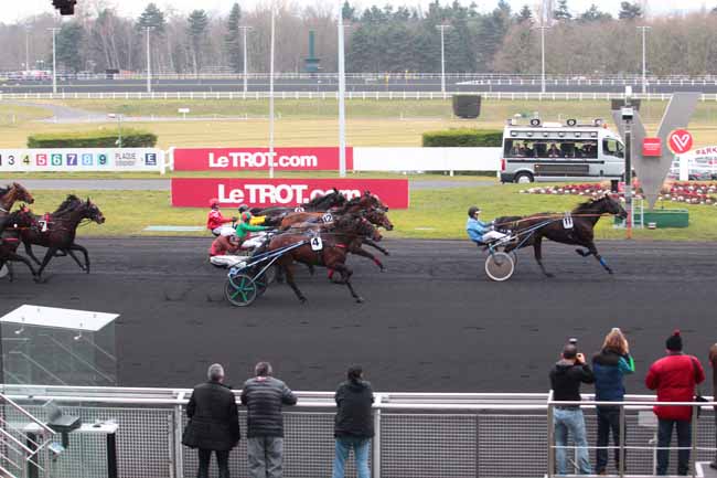 Photo d'arrivée de la course pmu PRIX DE BRACIEUX à PARIS-VINCENNES le Lundi 20 février 2017