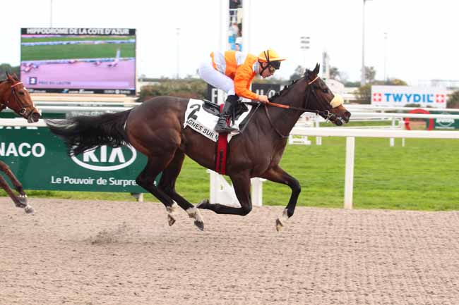 Photo d'arrivée de la course pmu PRIX DU LAUTIN à CAGNES-SUR-MER le Mercredi 22 février 2017