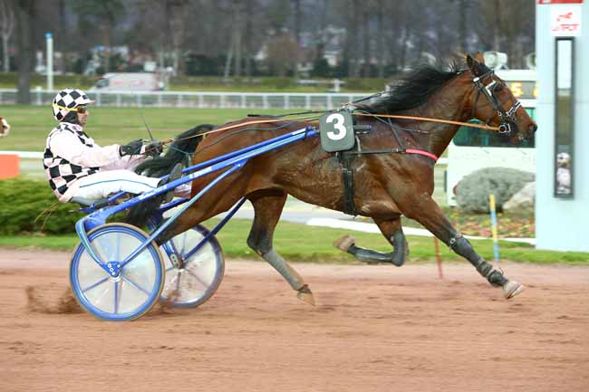 Photo d'arrivée de la course pmu PRIX DE JONCY à ENGHIEN le Mercredi 22 février 2017
