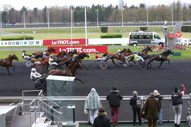 Photo d'arrivée de la course pmu PRIX DU PLATEAU DE GRAVELLE à PARIS-VINCENNES le Jeudi 23 février 2017