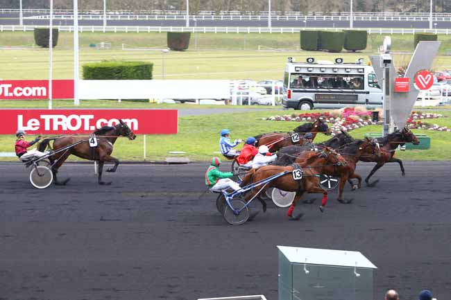Photo d'arrivée de la course pmu PRIX DU CANTAL à PARIS-VINCENNES le Jeudi 23 février 2017