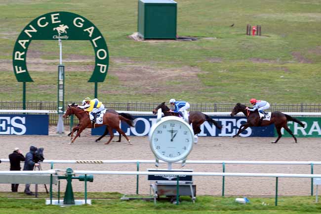 Photo d'arrivée de la course pmu PRIX MADRINE à CHANTILLY le Jeudi 23 février 2017