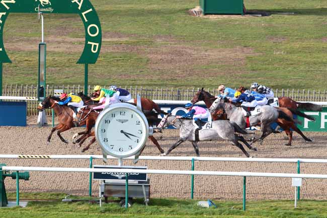 Photo d'arrivée de la course pmu PRIX DE LA ROUTE NEUVE DES SABLONS à CHANTILLY le Jeudi 23 février 2017