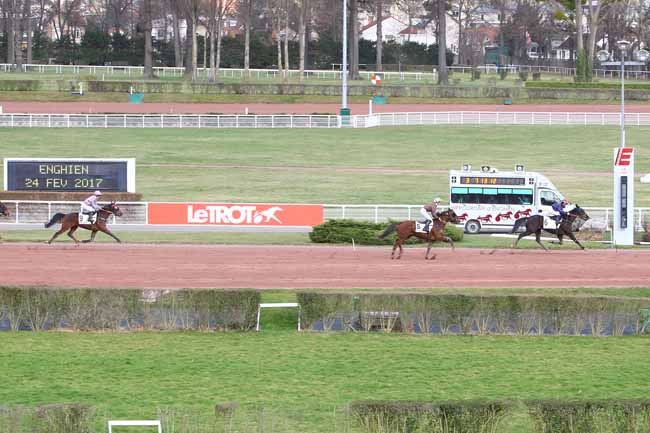 Photo d'arrivée de la course pmu PRIX NICEPHORE à ENGHIEN le Vendredi 24 février 2017