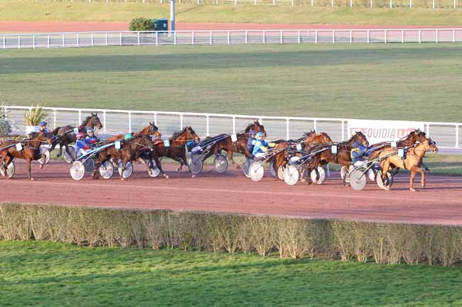 Photo d'arrivée de la course pmu PRIX ELMA à ENGHIEN le Vendredi 24 février 2017