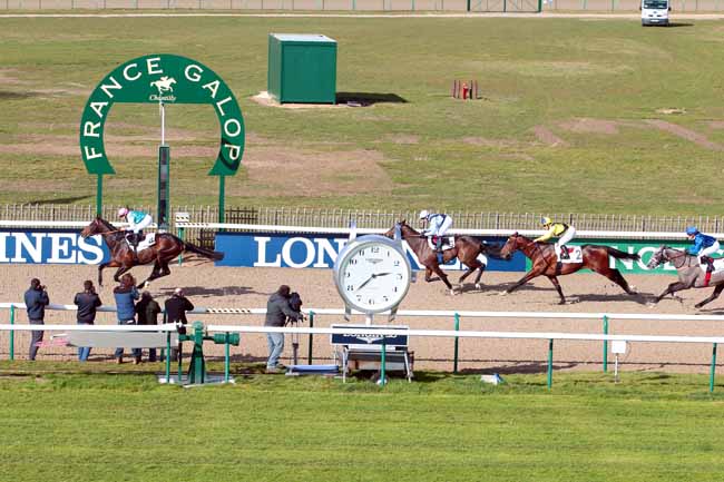 Photo d'arrivée de la course pmu PRIX DE LA ROUTE DE CONDE à CHANTILLY le Vendredi 24 février 2017