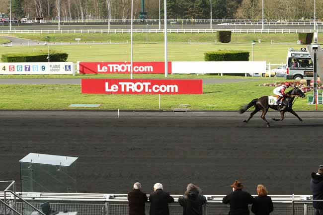Photo d'arrivée de la course pmu PRIX FELICIEN GAUVREAU à PARIS-VINCENNES le Jeudi 2 mars 2017