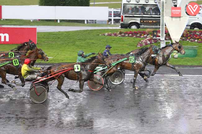 Photo d'arrivée de la course pmu PRIX DE GUER-COETQUIDAN à PARIS-VINCENNES le Samedi 4 mars 2017
