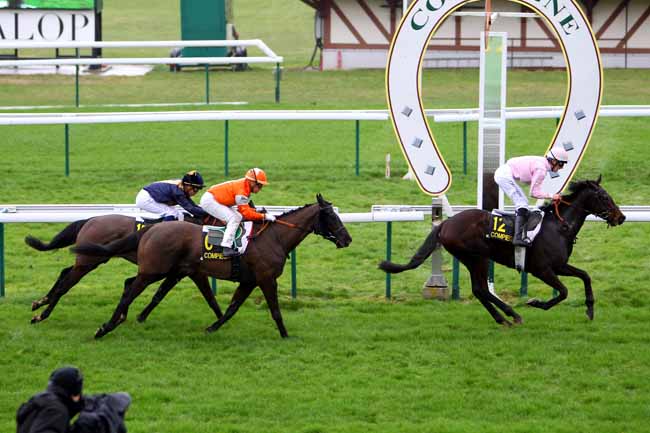 Photo d'arrivée de la course pmu PRIX DE BONNEUIL-EN-VALOIS à COMPIEGNE le Mercredi 8 mars 2017