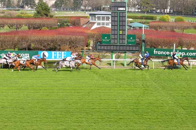 Photo d'arrivée de la course pmu PRIX DU PAYS BASQUE à SAINT-CLOUD le Samedi 11 mars 2017