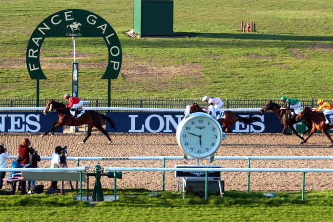 Photo d'arrivée de la course pmu PRIX DU CHENE POUILLEUX à CHANTILLY le Jeudi 16 mars 2017