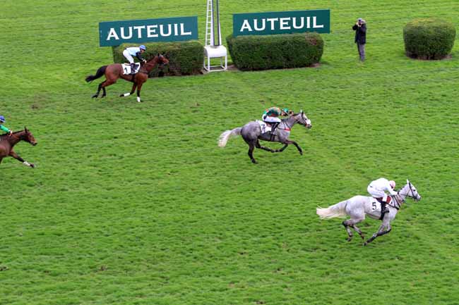 Photo d'arrivée de la course pmu PRIX FERNAND ROY à AUTEUIL le Samedi 18 mars 2017