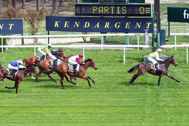 Photo d'arrivée de la course pmu PRIX DU DEBUT- ETALON KENDARGENT à SAINT-CLOUD le Jeudi 23 mars 2017