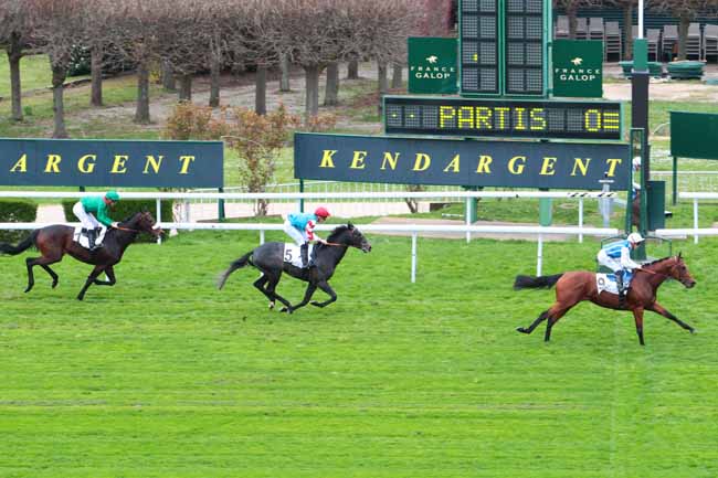 Photo d'arrivée de la course pmu PRIX AVENGER à SAINT-CLOUD le Jeudi 23 mars 2017