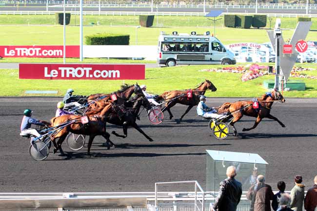 Photo d'arrivée de la course pmu PRIX DE BEAUMESNIL à PARIS-VINCENNES le Samedi 25 mars 2017