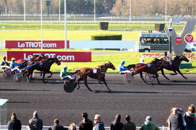 Photo d'arrivée de la course pmu PRIX DE MEAUX à PARIS-VINCENNES le Samedi 25 mars 2017