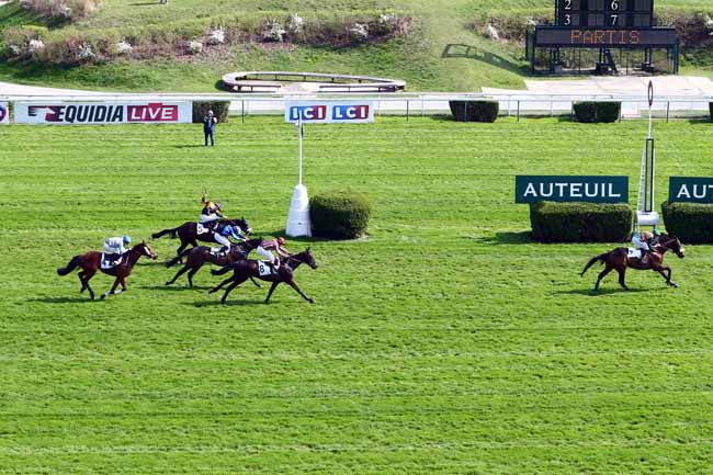 Photo d'arrivée de la course pmu PRIX LUTTEUR III - DIMANCHES AU GALOP à AUTEUIL le Dimanche 26 mars 2017