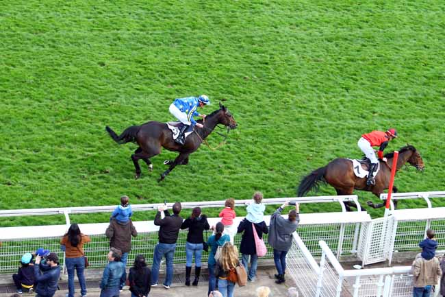Photo d'arrivée de la course pmu PRIX HUBERT DE NAVAILLES à AUTEUIL le Dimanche 26 mars 2017