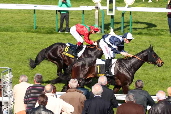 Photo d'arrivée de la course pmu PRIX DE CREPY-EN-VALOIS à COMPIEGNE le Lundi 27 mars 2017