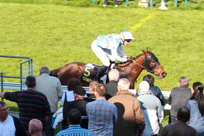 Photo d'arrivée de la course pmu PRIX DE MARGNY-LES-COMPIEGNE à COMPIEGNE le Lundi 27 mars 2017