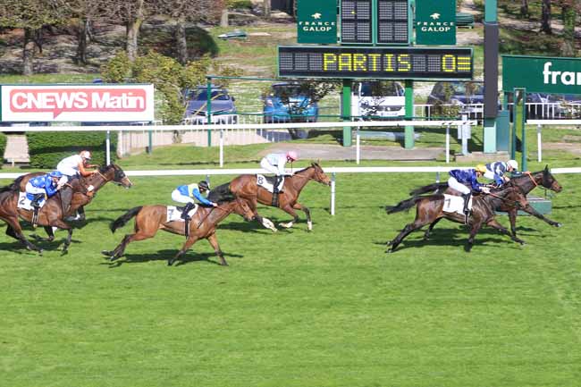Photo d'arrivée de la course pmu PRIX ZARKAVA - FONDS EUROPEEN DE L'ELEVAGE à SAINT-CLOUD le Dimanche 2 avril 2017