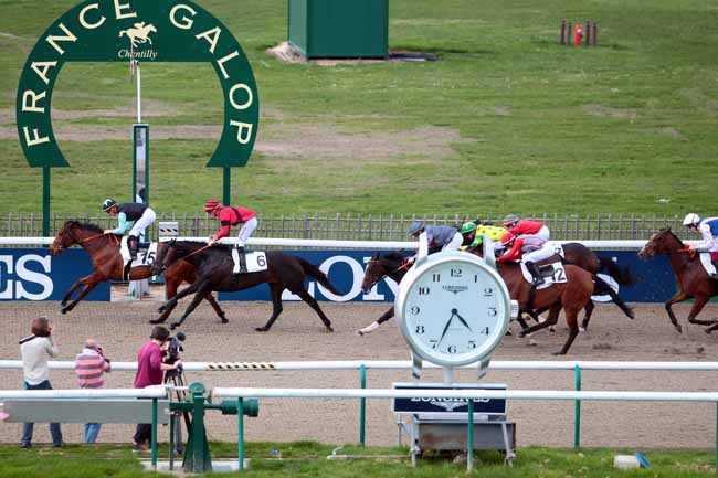 Photo d'arrivée de la course pmu PRIX DES CARRIERES à CHANTILLY le Lundi 3 avril 2017