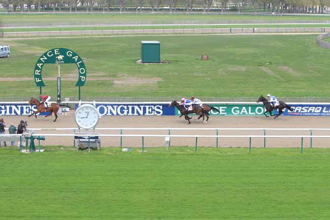 Photo d'arrivée de la course pmu PRIX DE LA NOUVELLE PISTE à CHANTILLY le Mardi 4 avril 2017