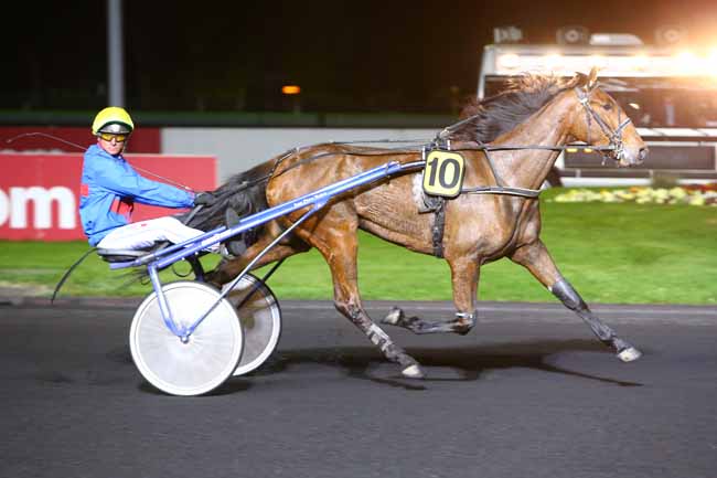 Photo d'arrivée de la course pmu PRIX ENIF à PARIS-VINCENNES le Mardi 4 avril 2017