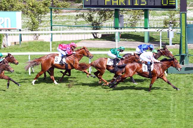 Photo d'arrivée de la course pmu PRIX MAGISTER à SAINT-CLOUD le Jeudi 6 avril 2017