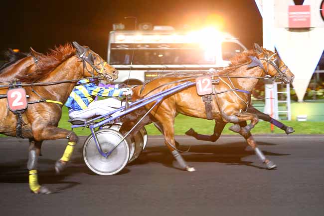 Photo d'arrivée de la course pmu PRIX ISOLDA à PARIS-VINCENNES le Vendredi 7 avril 2017