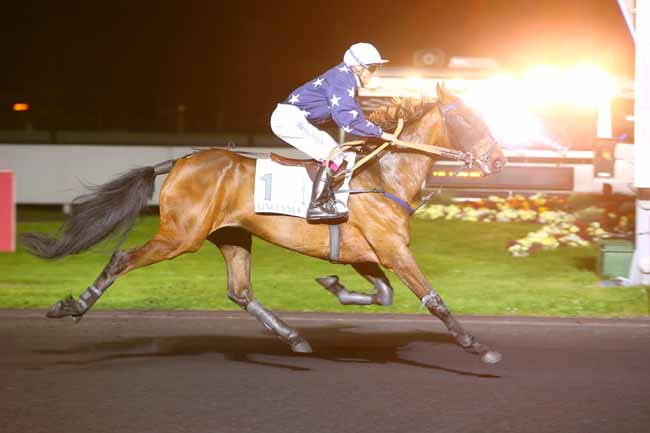 Photo d'arrivée de la course pmu PRIX DEIMOS à PARIS-VINCENNES le Vendredi 7 avril 2017