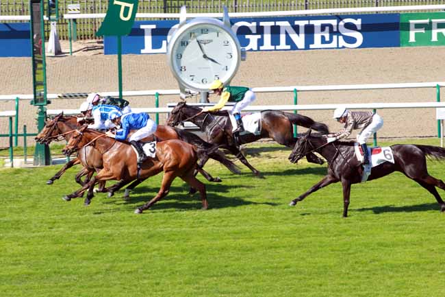 Photo d'arrivée de la course pmu PRIX VANTEAUX à CHANTILLY le Dimanche 9 avril 2017