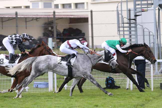 Photo d'arrivée de la course pmu PRIX DE LA CLEMENTERIE à MAISONS-LAFFITTE le Lundi 10 avril 2017