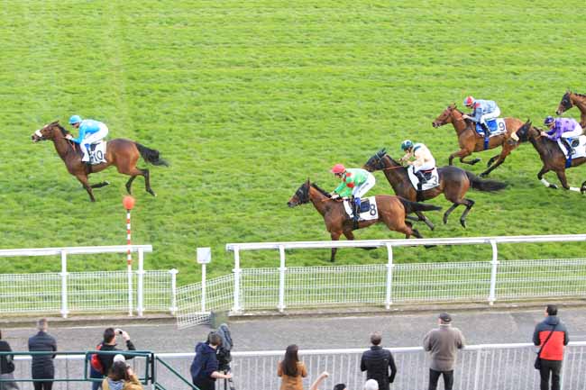 Photo d'arrivée de la course pmu PRIX DU PARC DE MAISONS-LAFFITTE à MAISONS-LAFFITTE le Lundi 10 avril 2017