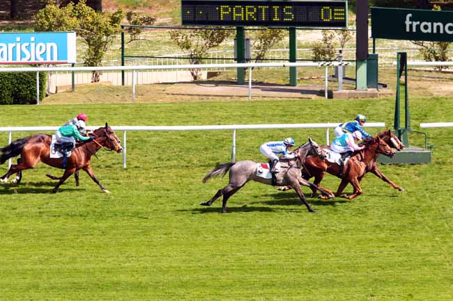 Photo d'arrivée de la course pmu PRIX DE PUTEAUX à SAINT-CLOUD le Mardi 11 avril 2017