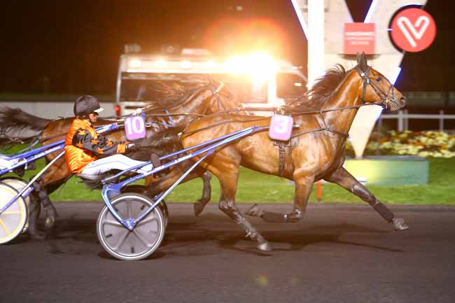 Photo d'arrivée de la course pmu PRIX PROSERPINA à PARIS-VINCENNES le Vendredi 14 avril 2017