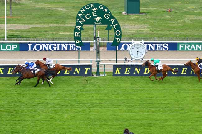 Photo d'arrivée de la course pmu PRIX DU MONT CENIS à CHANTILLY le Dimanche 16 avril 2017
