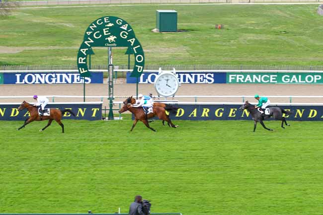 Photo d'arrivée de la course pmu PRIX DE FONTAINEBLEAU à CHANTILLY le Dimanche 16 avril 2017