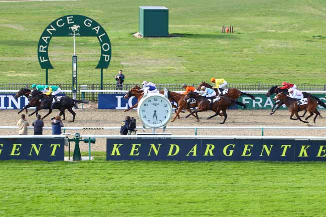 Photo d'arrivée de la course pmu PRIX BEY à CHANTILLY le Dimanche 16 avril 2017