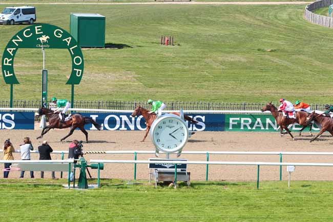 Photo d'arrivée de la course pmu PRIX DES CHAMPARTS à CHANTILLY le Jeudi 20 avril 2017