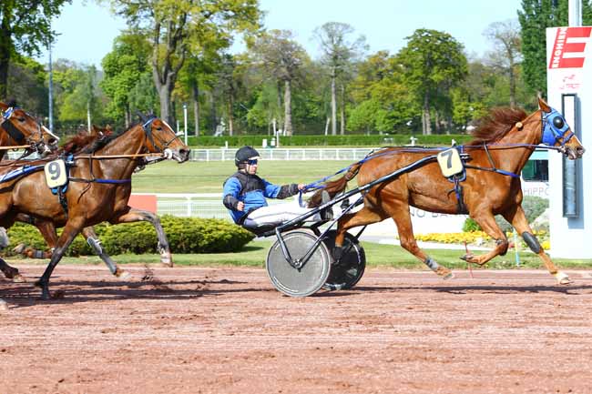 Photo d'arrivée de la course pmu PRIX DE LA PORTE DE SAINT-CLOUD à ENGHIEN le Jeudi 20 avril 2017