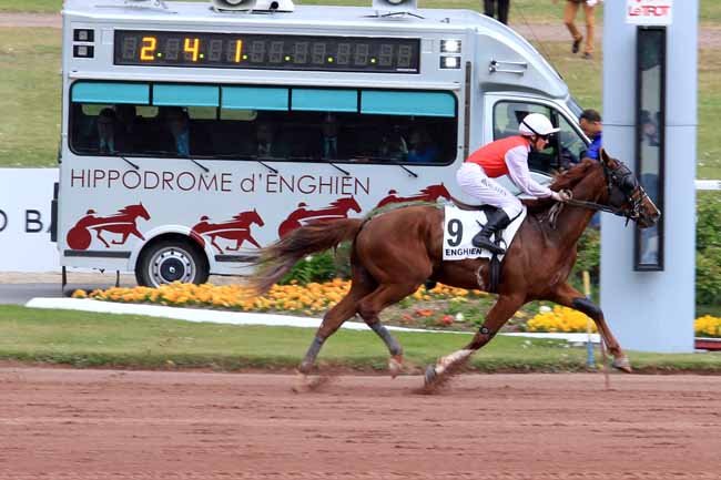 Photo d'arrivée de la course pmu PRIX DE LA VILLE D'EAUBONNE à ENGHIEN le Samedi 22 avril 2017