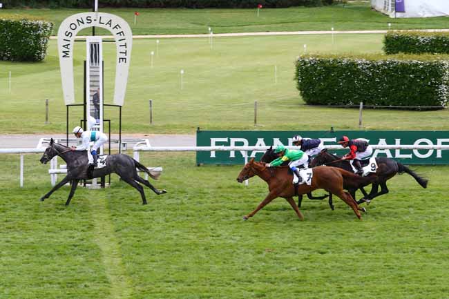 Photo d'arrivée de la course pmu PRIX DE LA GENEVRAYE à MAISONS-LAFFITTE le Mardi 25 avril 2017