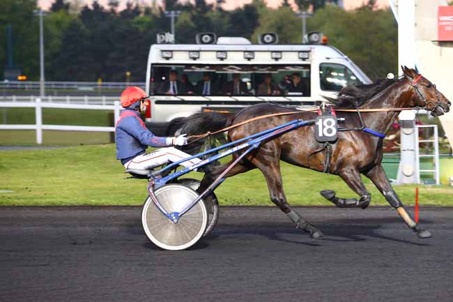 Photo d'arrivée de la course pmu PRIX HUBERTA à PARIS-VINCENNES le Vendredi 28 avril 2017