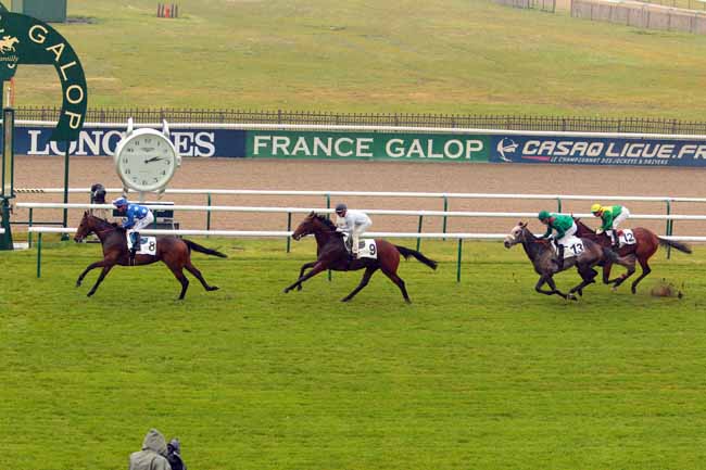 Photo d'arrivée de la course pmu PRIX DU CONNETABLE à CHANTILLY le Mercredi 3 mai 2017