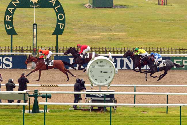 Photo d'arrivée de la course pmu PRIX DE LA ROUTE MANON à CHANTILLY le Mercredi 3 mai 2017