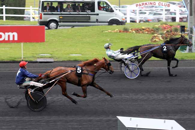 Photo d'arrivée de la course pmu PRIX DE FAULQUEMONT à PARIS-VINCENNES le Samedi 6 mai 2017
